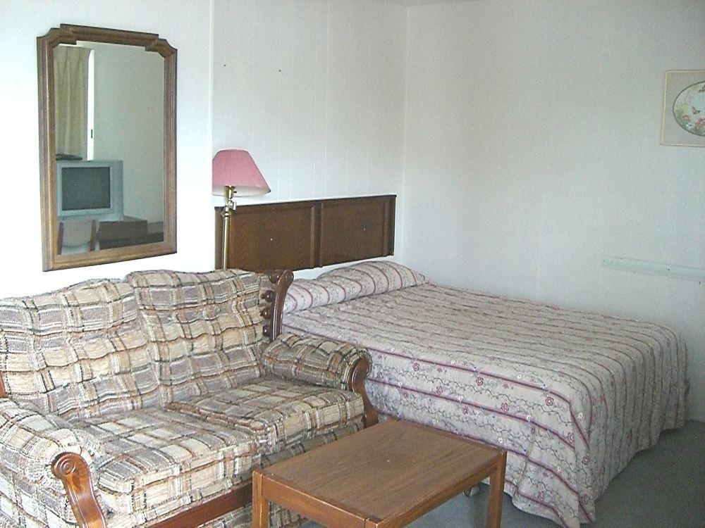 A-1 Alberni Inn Port Alberni Bagian luar foto
