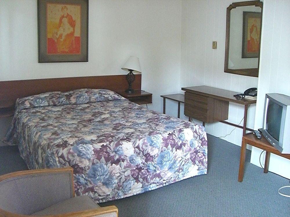A-1 Alberni Inn Port Alberni Bagian luar foto