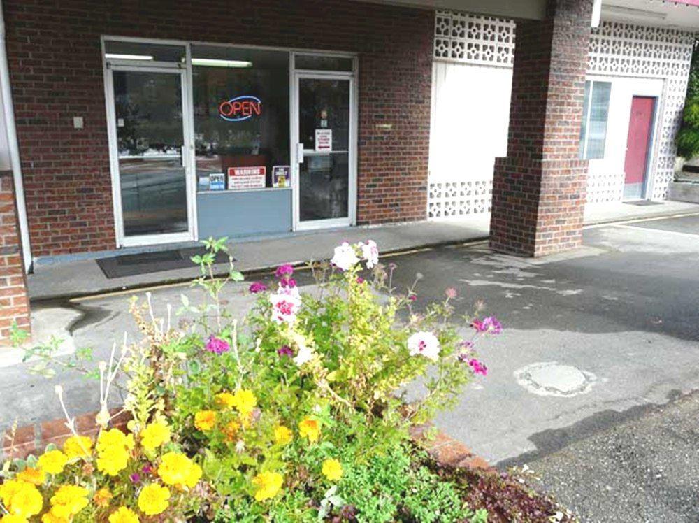 A-1 Alberni Inn Port Alberni Bagian luar foto