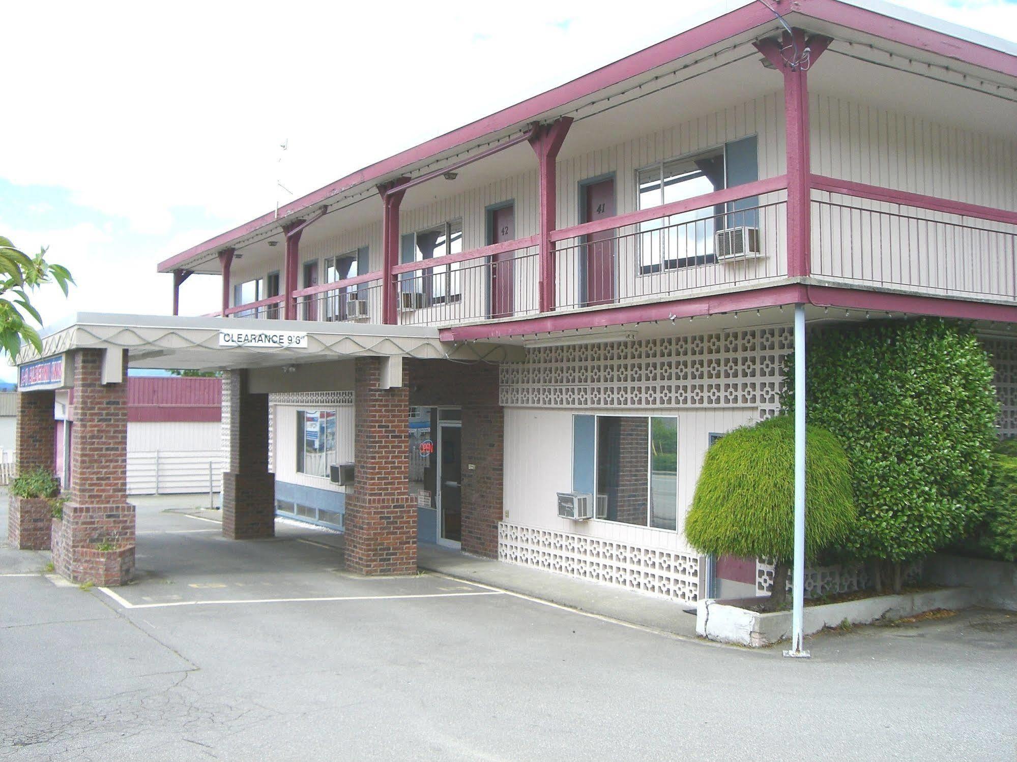 A-1 Alberni Inn Port Alberni Bagian luar foto