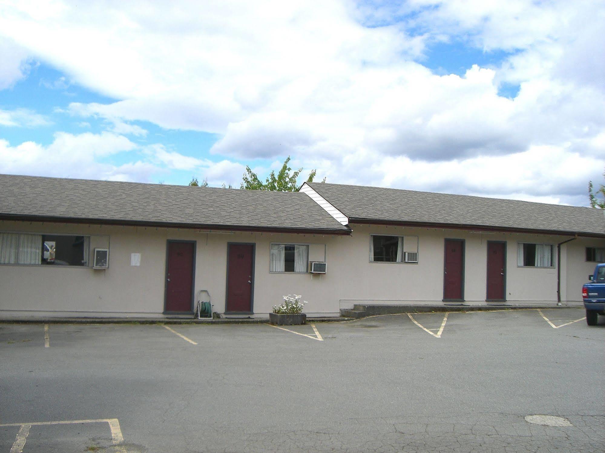 A-1 Alberni Inn Port Alberni Bagian luar foto