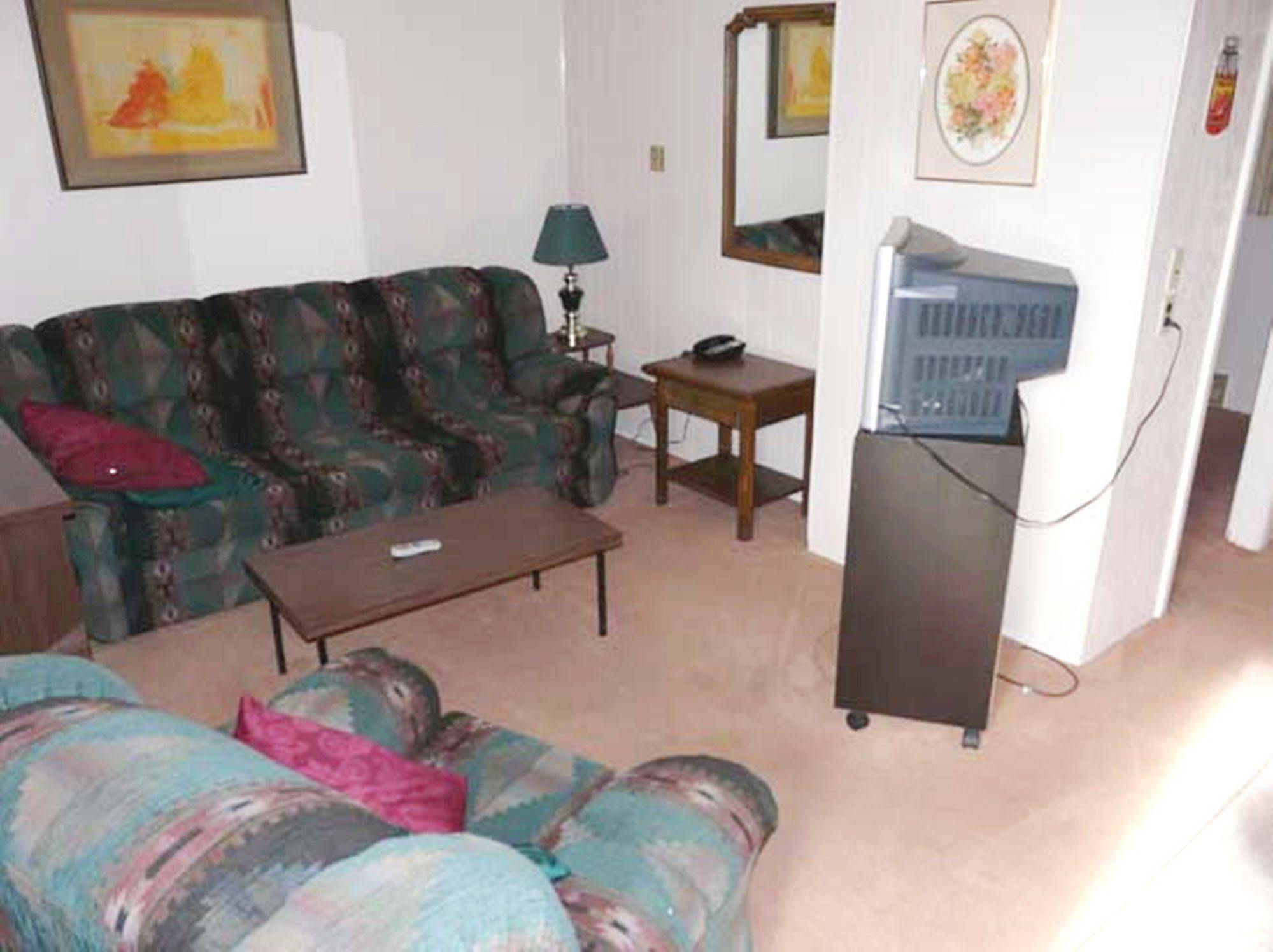 A-1 Alberni Inn Port Alberni Bagian luar foto