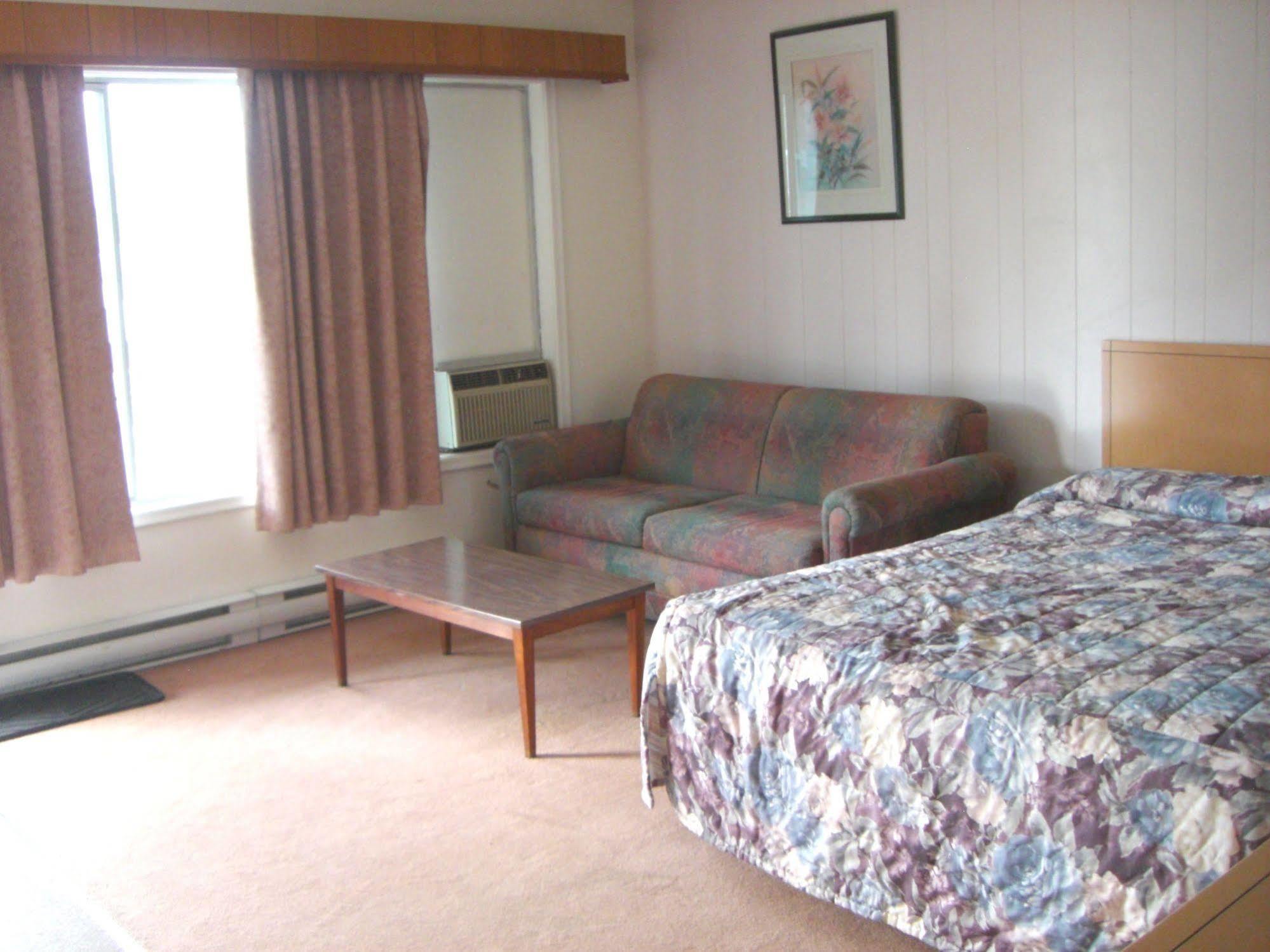 A-1 Alberni Inn Port Alberni Bagian luar foto