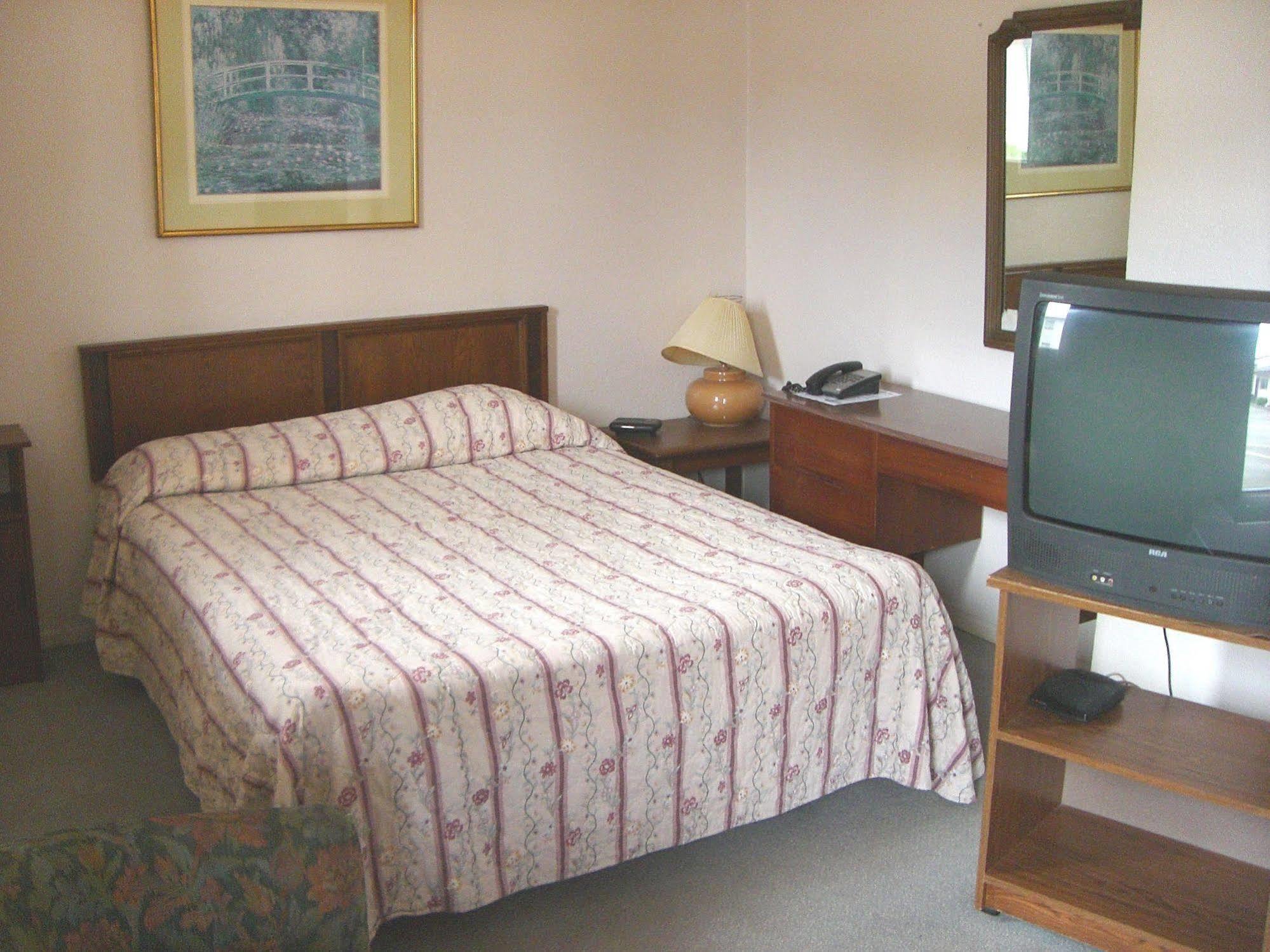 A-1 Alberni Inn Port Alberni Bagian luar foto