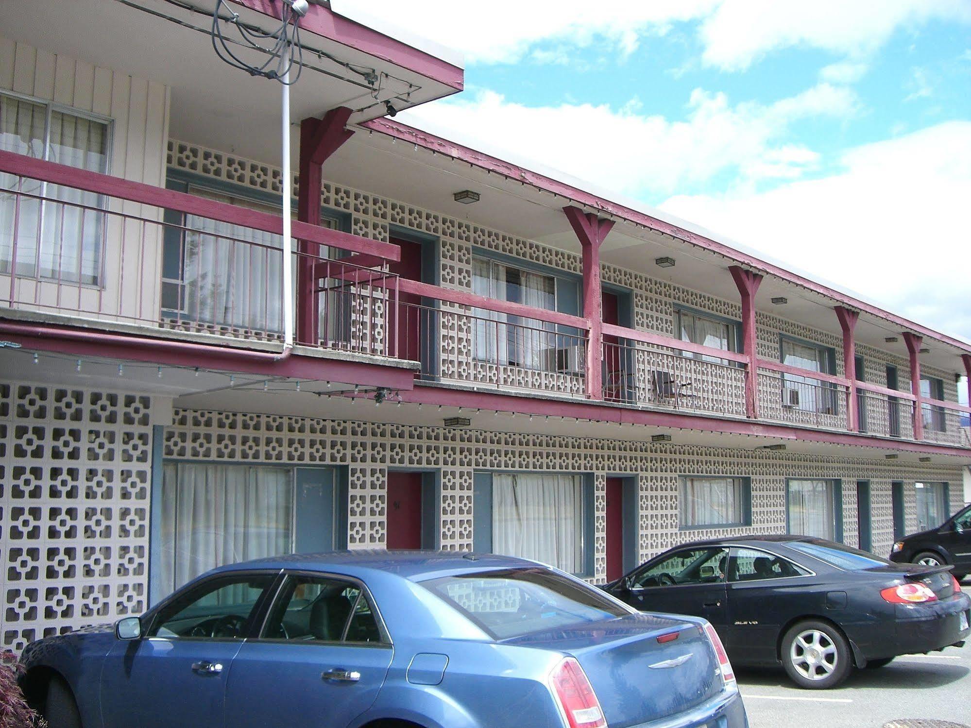 A-1 Alberni Inn Port Alberni Bagian luar foto