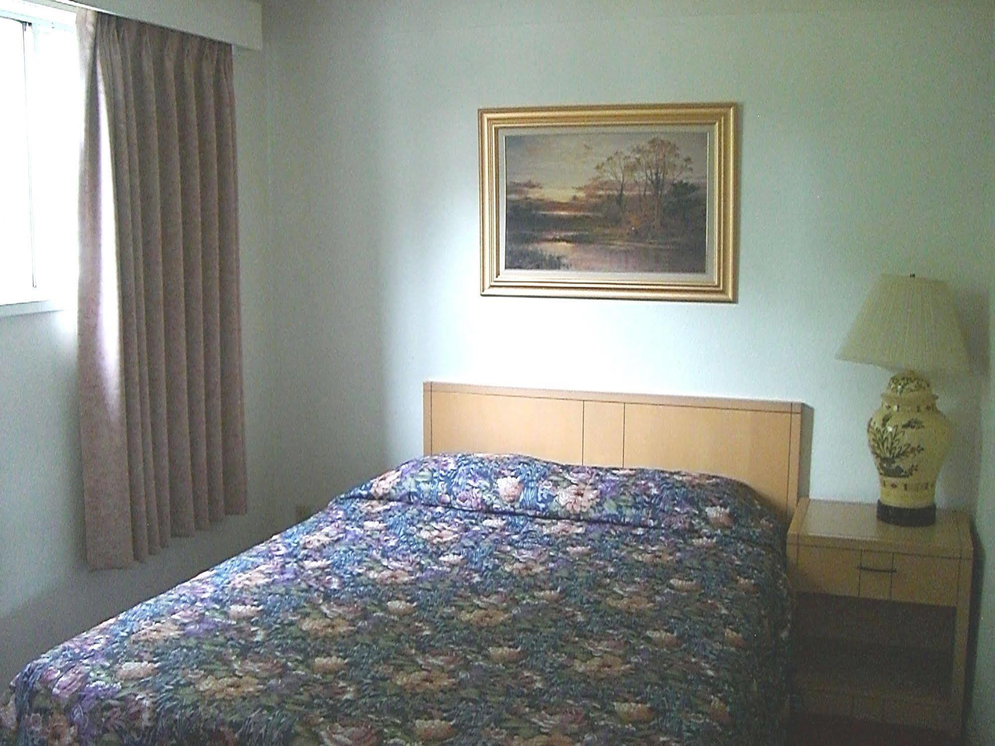 A-1 Alberni Inn Port Alberni Bagian luar foto